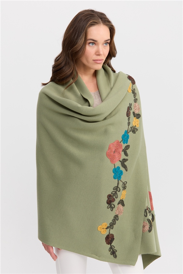 Женский палантин с вышивкой оливковый