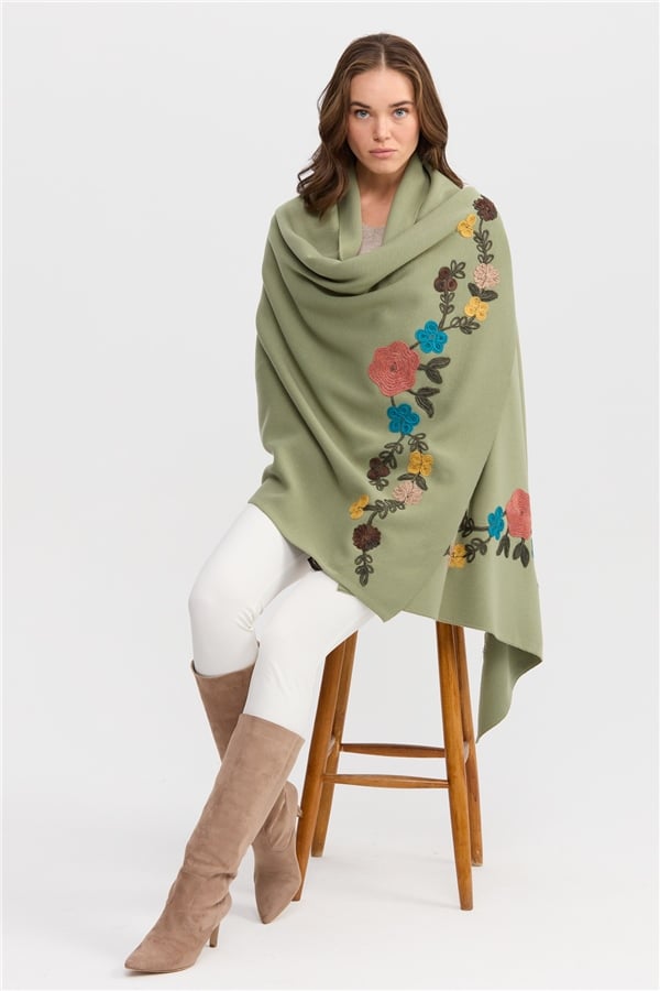 Женский палантин с вышивкой оливковый