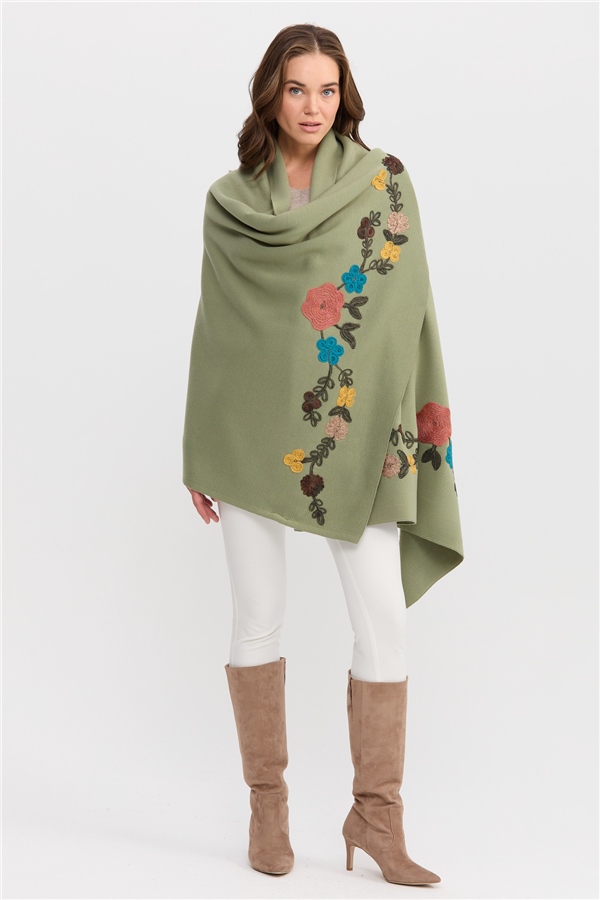 Женский палантин с вышивкой оливковый