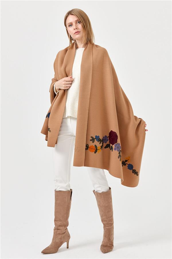 Женский палантин с вышивкой бисквит