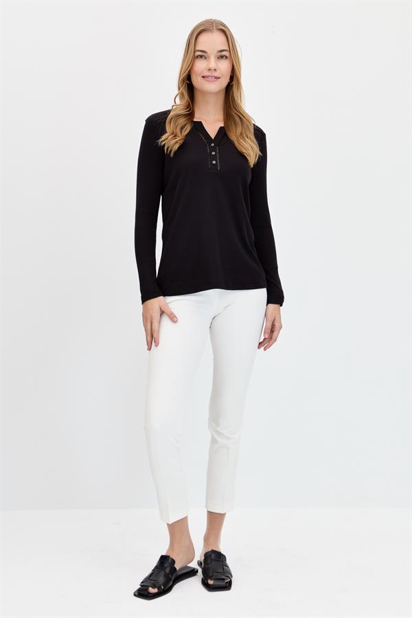 Женская хлопковая блузка с игольной вышивкой на плечах и воротнике