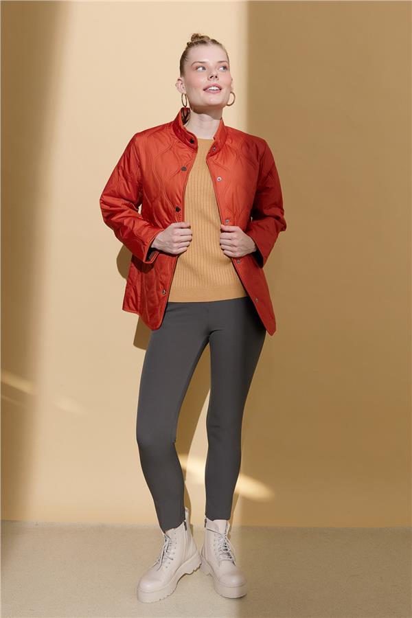 Kadın Önü Çıtçıtlı Soğan Desenli Kısa Kapitone Ceket Oranj