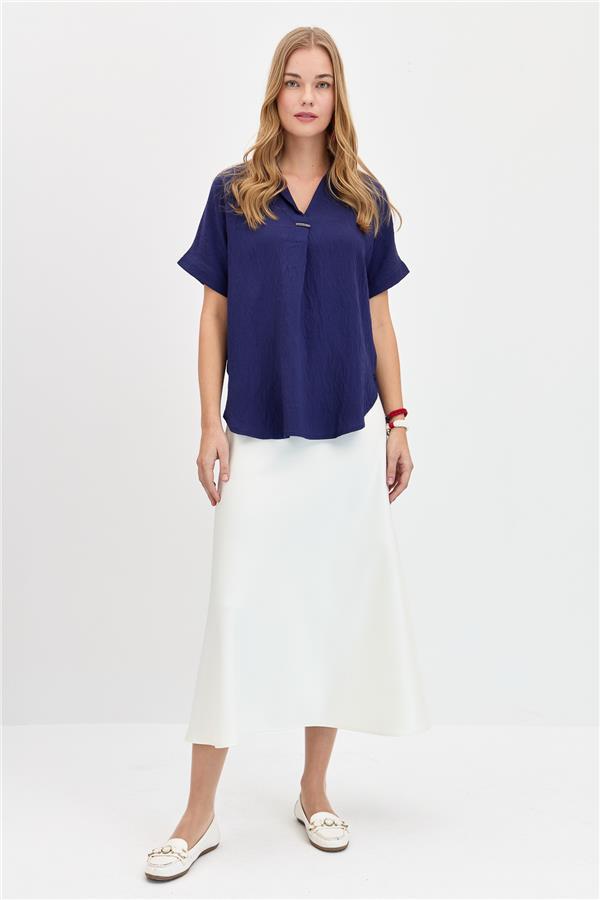 Женская хлопковая футболка с рубашечным вырезом и пряжкой  темно-синий