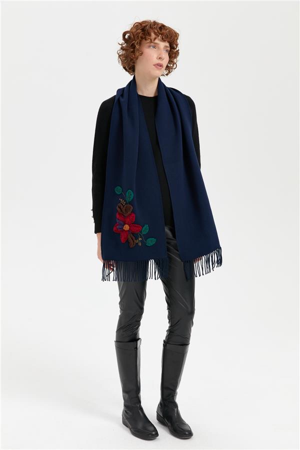 Kadın Örgü Çiçek İşlemeli Püsküllü Kaşkol Lacivert