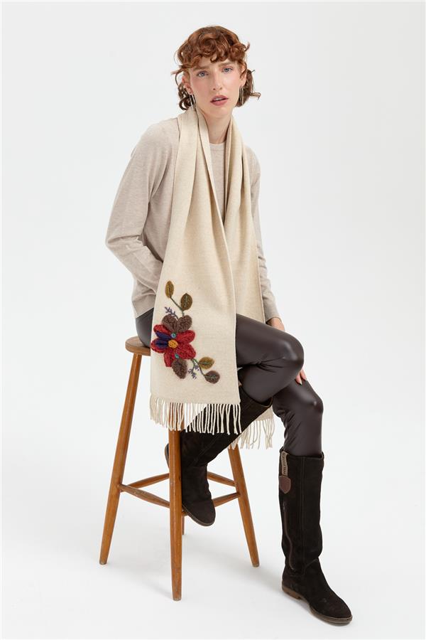 Kadın Örgü Çiçek İşlemeli Püsküllü Kaşkol T.Melanj