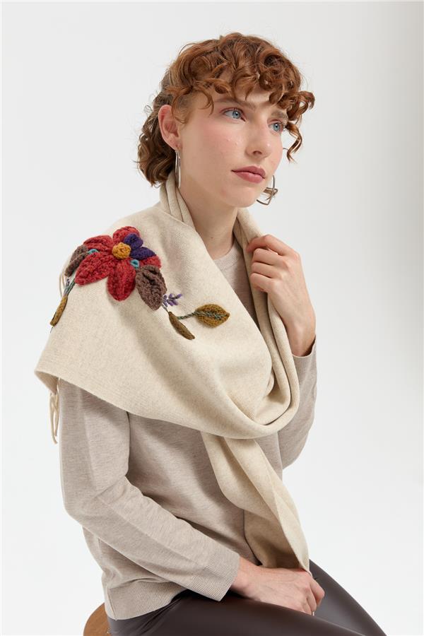 Kadın Örgü Çiçek İşlemeli Püsküllü Kaşkol T.Melanj