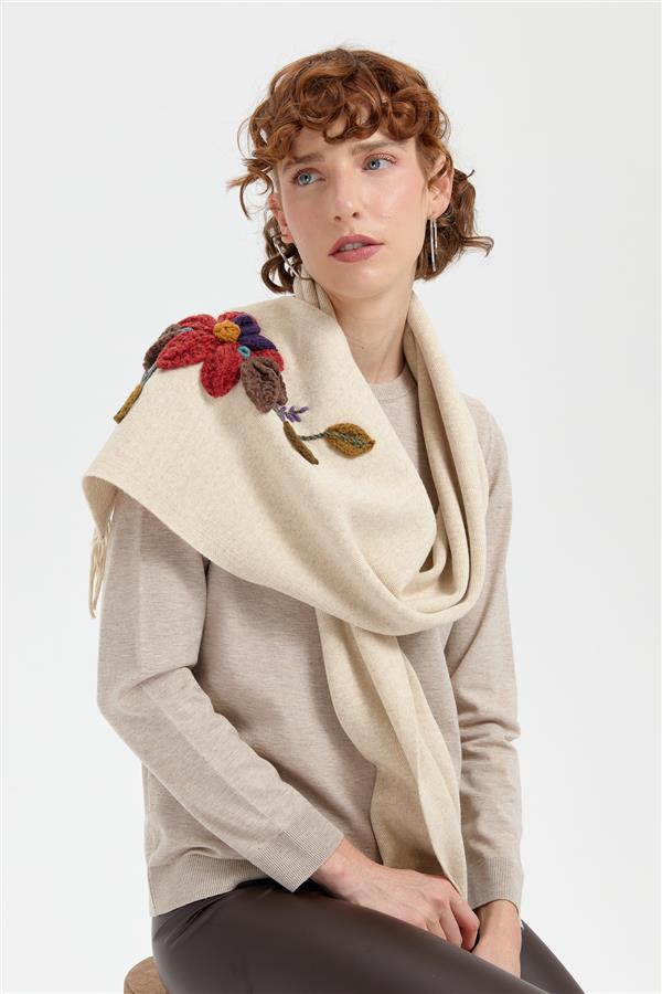 Kadın Örgü Çiçek İşlemeli Püsküllü Kaşkol T.Melanj