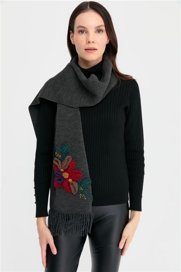 Kadın Örgü Çiçek İşlemeli Püsküllü Kaşkol K.Füme