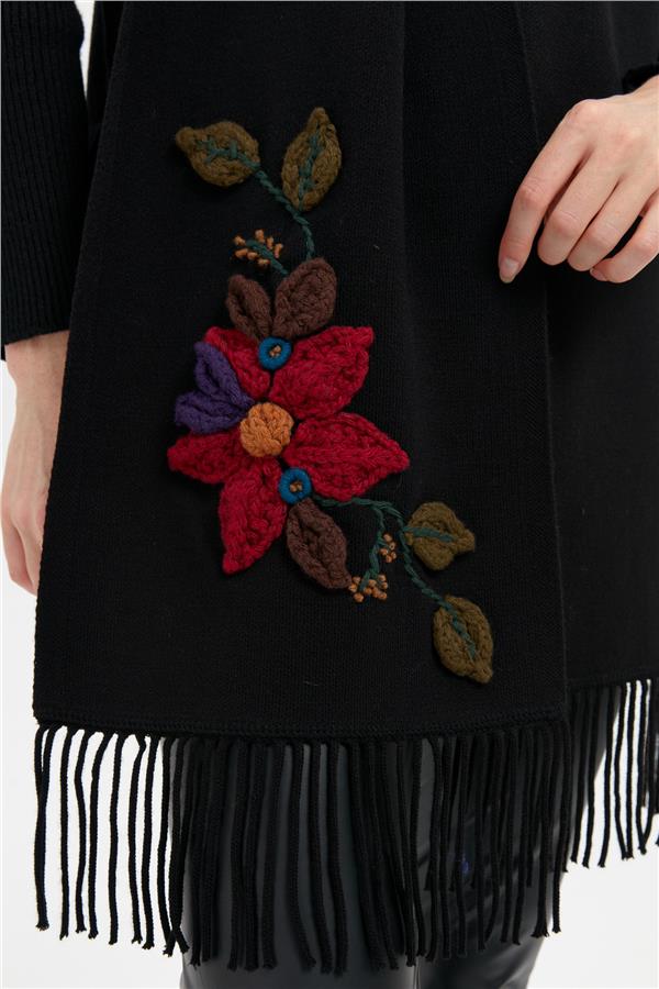 Kadın Örgü Çiçek İşlemeli Püsküllü Kaşkol Siyah