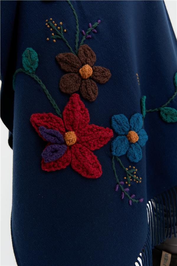 Kadın Örgü Çiçek İşlemeli Püsküllü Şal Lacivert