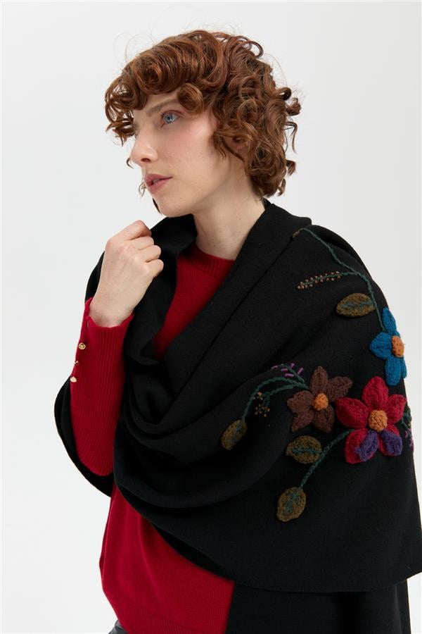 Kadın Örgü Çiçek İşlemeli Püsküllü Şal Siyah