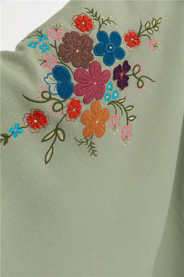 Kadın Ortası Çiçek İşlemeli Şal Çağla