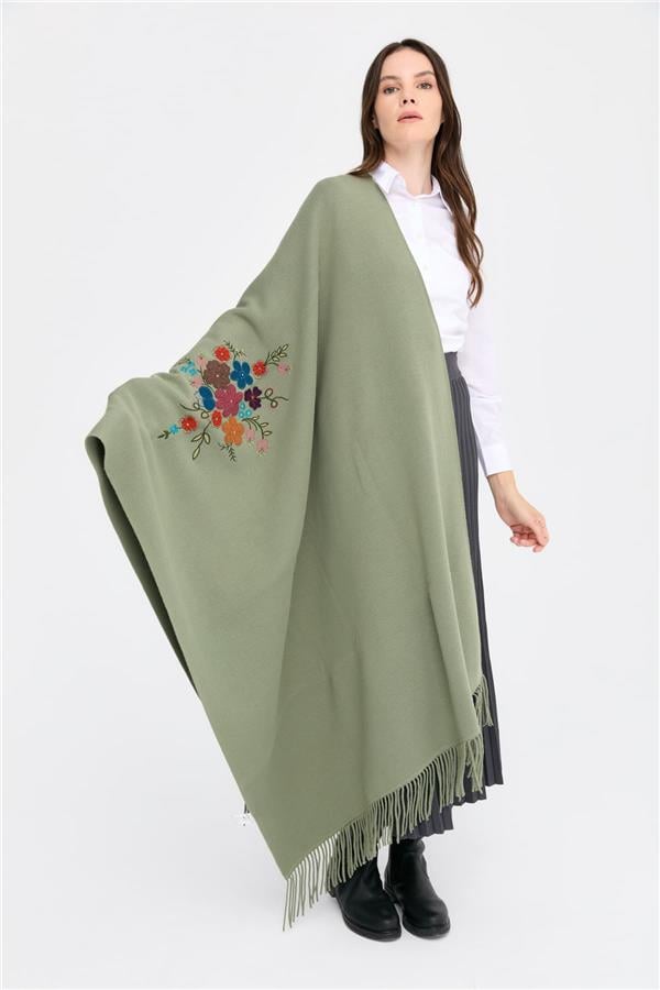 Kadın Ortası Çiçek İşlemeli Şal Çağla