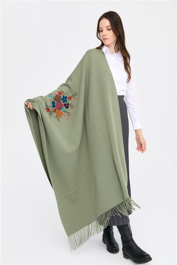 Kadın Ortası Çiçek İşlemeli Şal Çağla