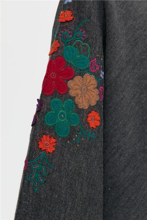 Kadın Ortası Çiçek İşlemeli Şal K.Füme