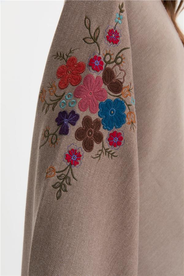 Kadın Ortası Çiçek İşlemeli Şal Vizon