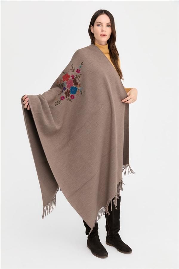 Kadın Ortası Çiçek İşlemeli Şal Vizon