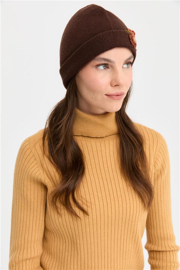 Kadın Papatya Çiçek İşlemeli Yün Bere M.Kahve