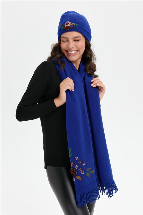 Kadın Papatya Çiçek İşlemeli Yün Bere K.S.Mavi