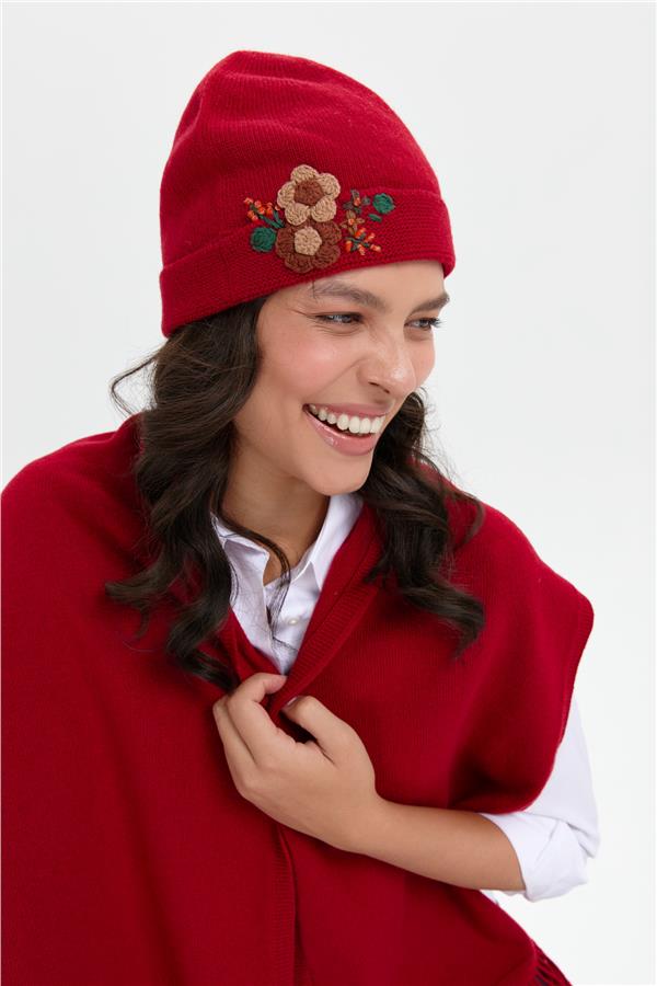 Kadın Papatya Çiçek İşlemeli Yün Bere K.Kırmızı