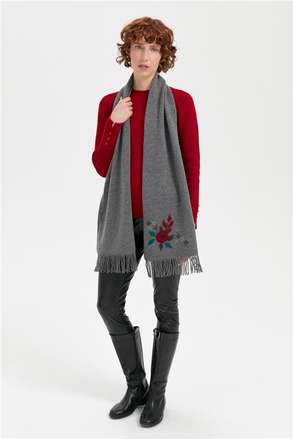 Kadın Papatya İşlemeli Püsküllü Yün Kaşkol Füme