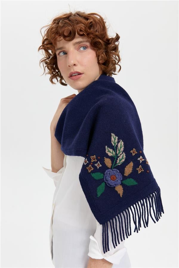 Kadın Papatya İşlemeli Püsküllü Yün Kaşkol Y.A Lacivert