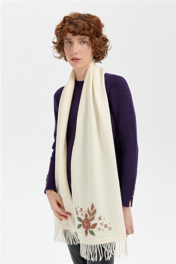 Kadın Papatya İşlemeli Püsküllü Yün Kaşkol Kemik