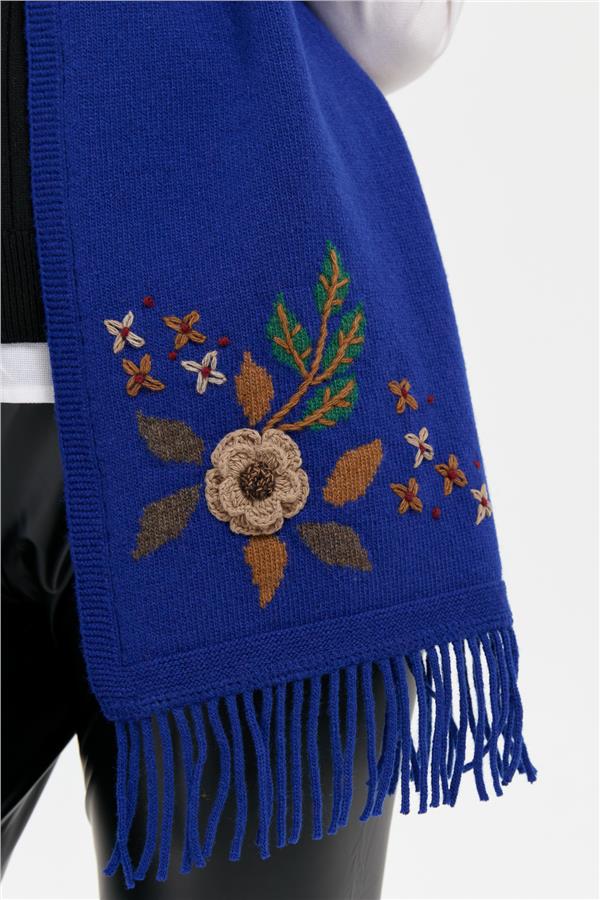 Kadın Papatya İşlemeli Püsküllü Yün Kaşkol K.S.Mavi