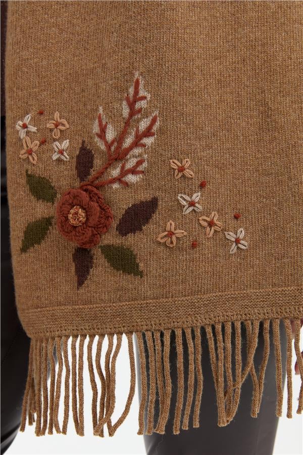 Kadın Papatya İşlemeli Püsküllü Yün Kaşkol V.Camel