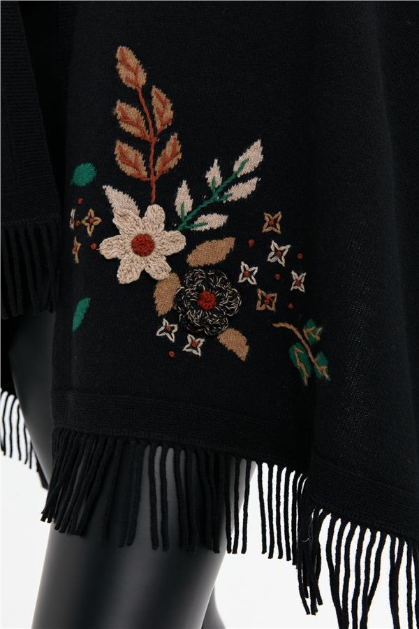 Kadın Papatya İşlemeli Püsküllü Yün Şal Siyah