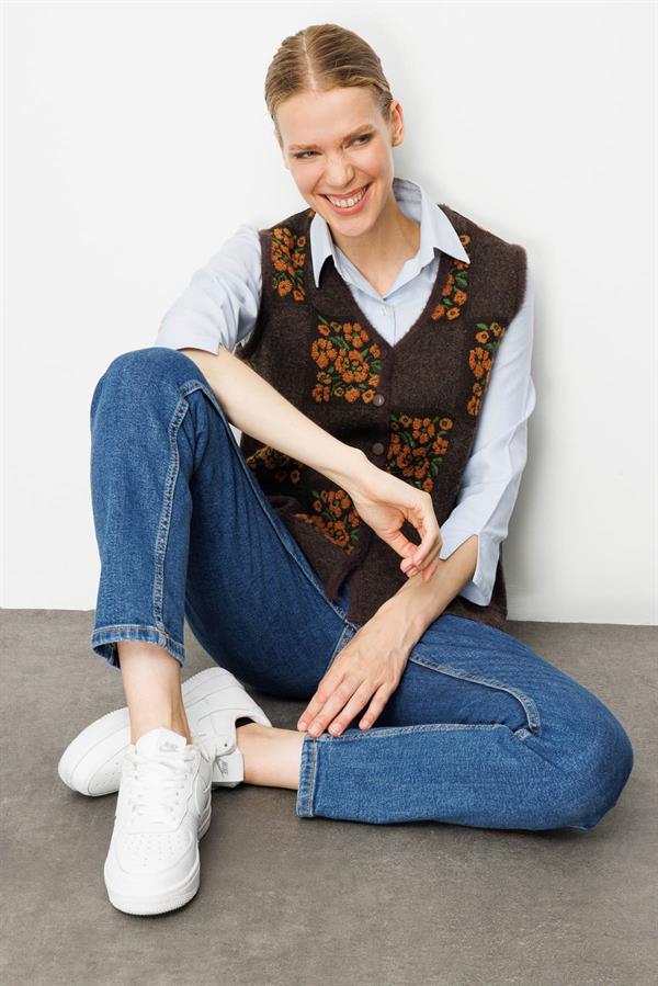 Kadın Pıtırcık Çiçekli Patchwork Keçe Yün Yelek K.Kahve_Tarçın