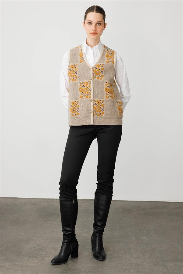 Kadın Pıtırcık Çiçekli Patchwork Keçe Yün Yelek Bej_Hardal