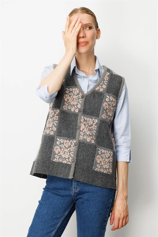 Kadın Pıtırcık Çiçekli Patchwork Keçe Yün Yelek Füme_A.Pembe