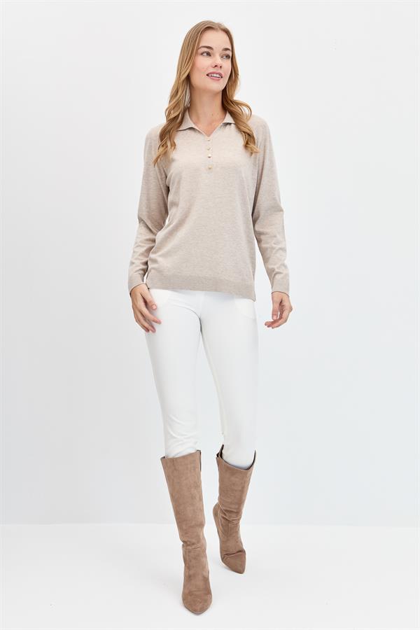 Женский базовый свитер с воротником поло