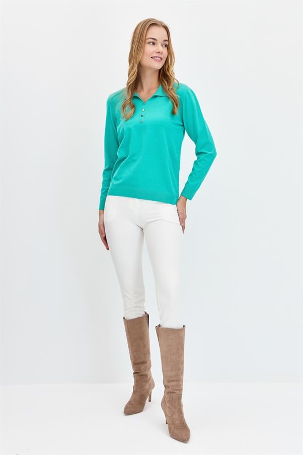 Женский базовый свитер с воротником поло