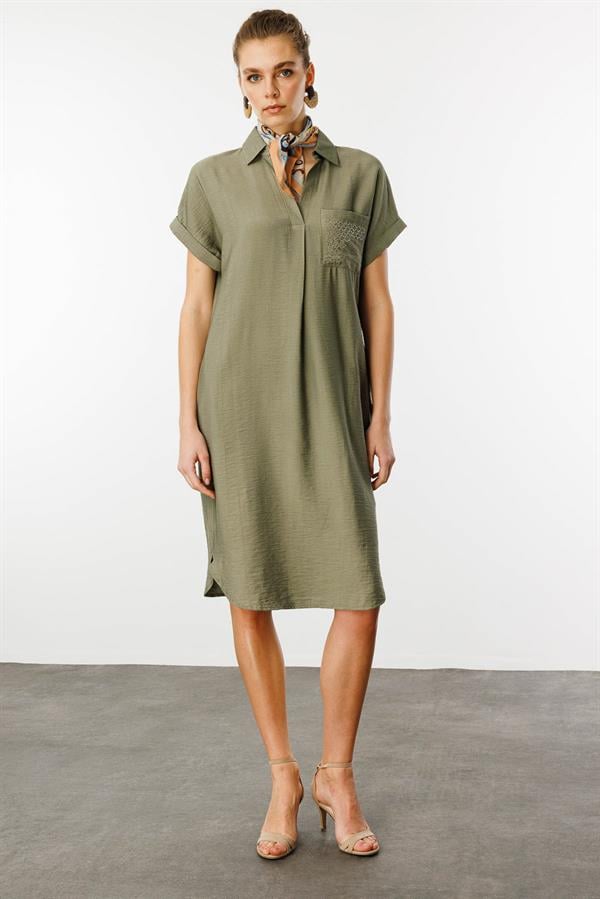 Kadın Polo Yaka Cebi Zincir Detaylı Elbise Haki