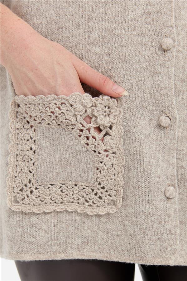 Kadın Polo Yaka Düğmeli Kısa Yün Yelek V.Bej