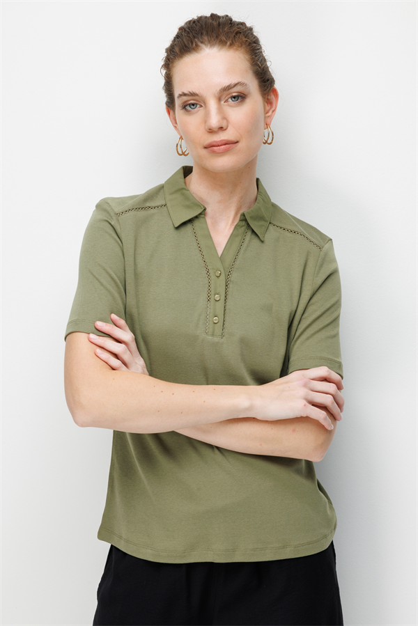 Kadın Polo Yaka İğne İşlemeli Pamuklu Penye T-shirt Haki