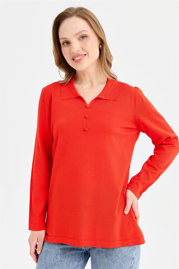 Женская блузка из тонкого трикотажа с воротником-поло