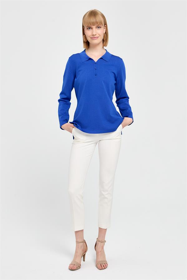 Женская блузка из тонкого трикотажа с воротником-поло