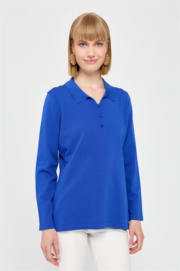 Женская блузка из тонкого трикотажа с воротником-поло