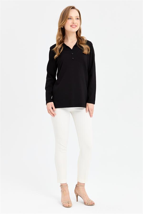 Женская блузка из тонкого трикотажа с воротником-поло