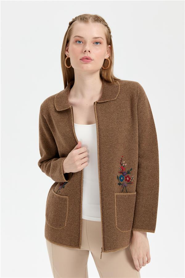 Kadın Polo Yaka İşlemeli Kısa Yün Hırka V.Camel