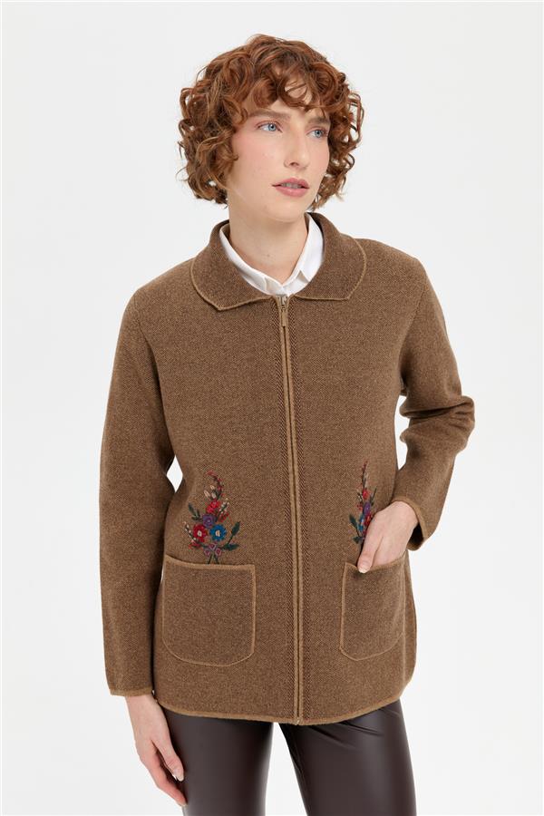 Kadın Polo Yaka İşlemeli Kısa Yün Hırka V.Camel