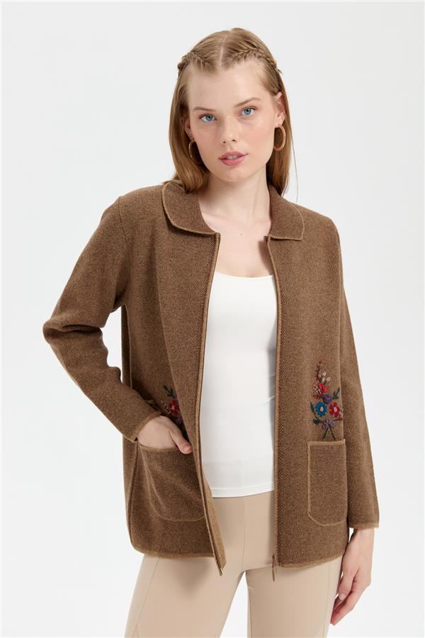 Kadın Polo Yaka İşlemeli Kısa Yün Hırka V.Camel