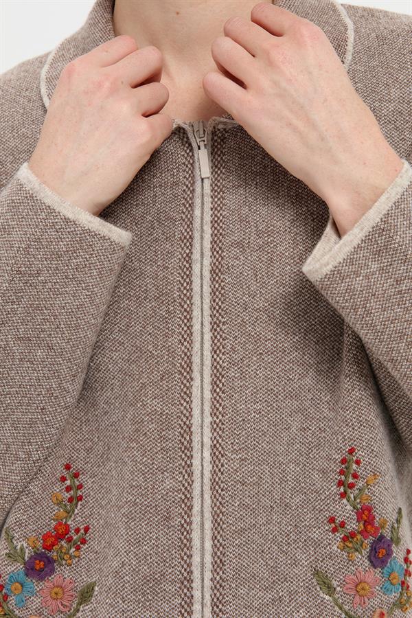 Kadın Polo Yaka İşlemeli Kısa Yün Hırka V.Bej