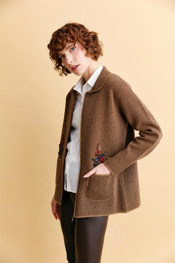 Kadın Polo Yaka İşlemeli Kısa Yün Hırka V.Camel