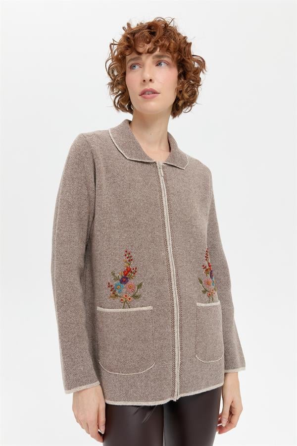 Kadın Polo Yaka İşlemeli Kısa Yün Hırka V.Bej