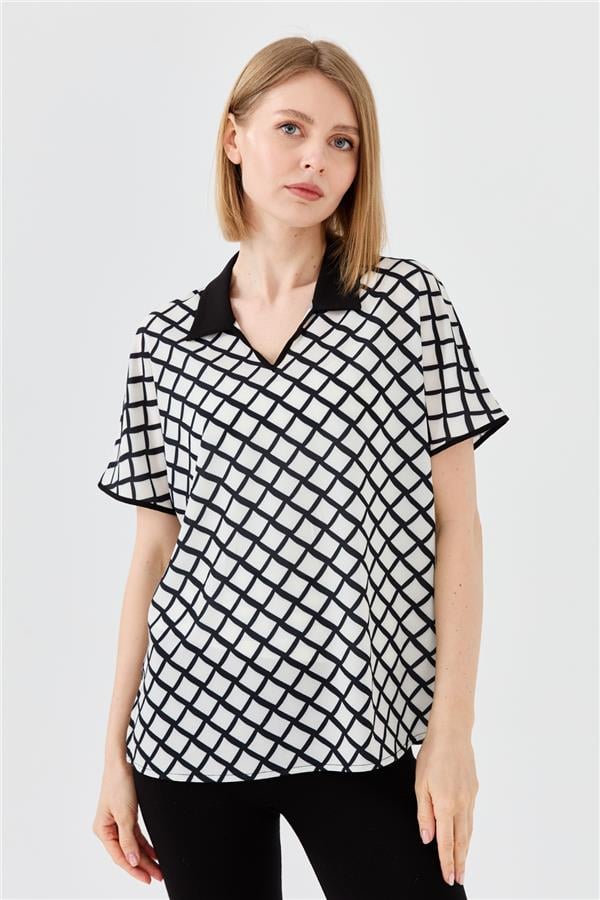 Kadın Polo Yaka Kare Desenli T-shirt Siyah