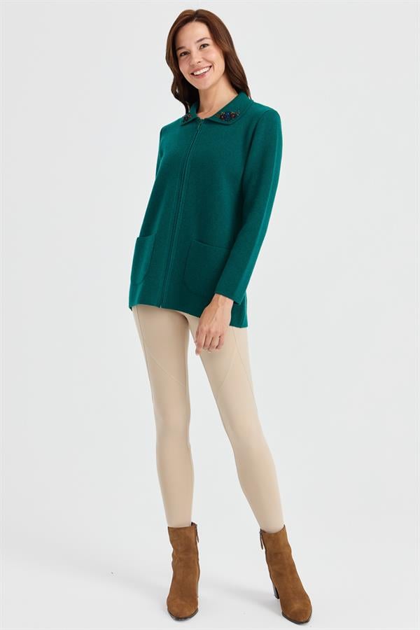 Женская шерстяная куртка с воротником-поло и кружевной вышивкой